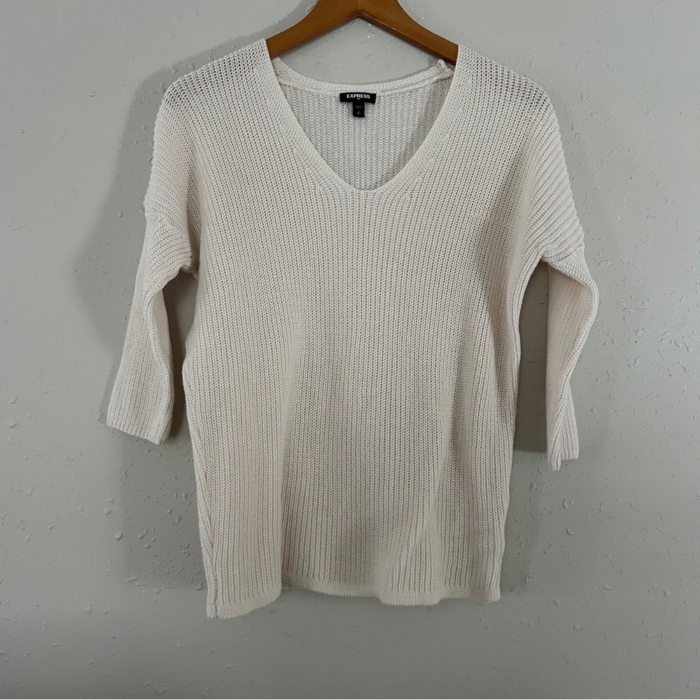 Express Cream V-Neck 3/4 Sleeve Sweater Casual Comfy Small Cotton